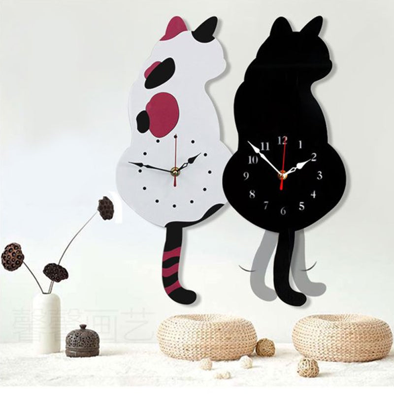 Nordic Cat Wagging Tail Veggklokke