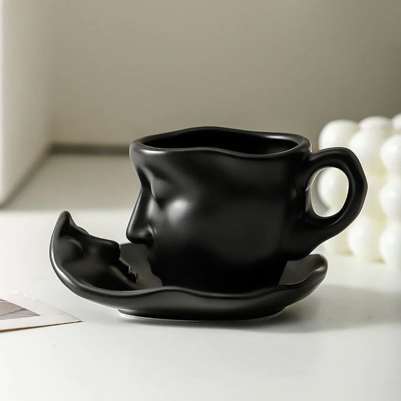 Metall Berøre ansiktet Kreativ keramisk Kiss kaffekrus