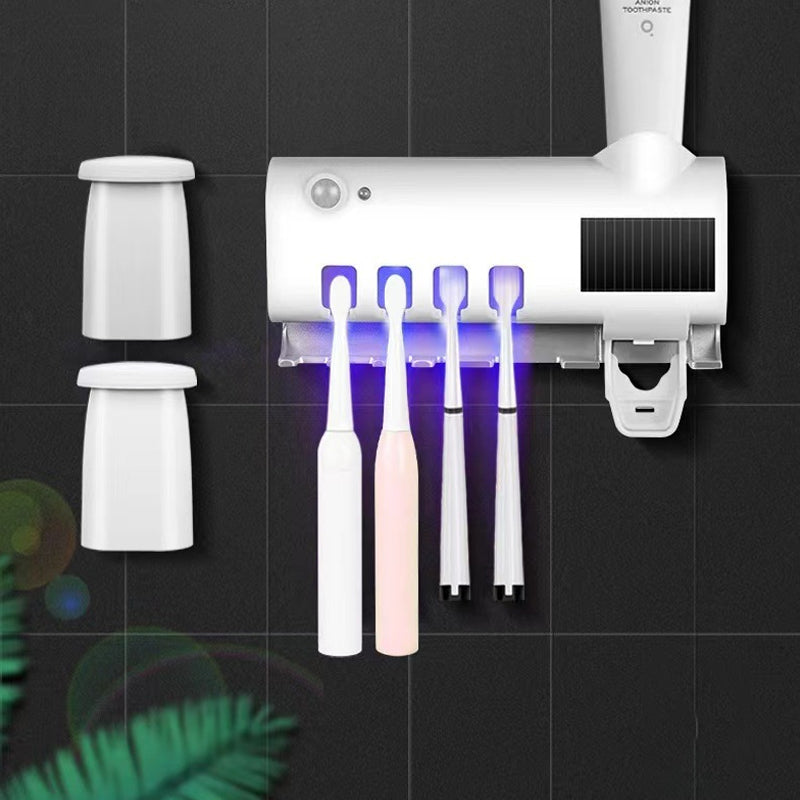 Holder for UV-sterilisering av tannbørster
