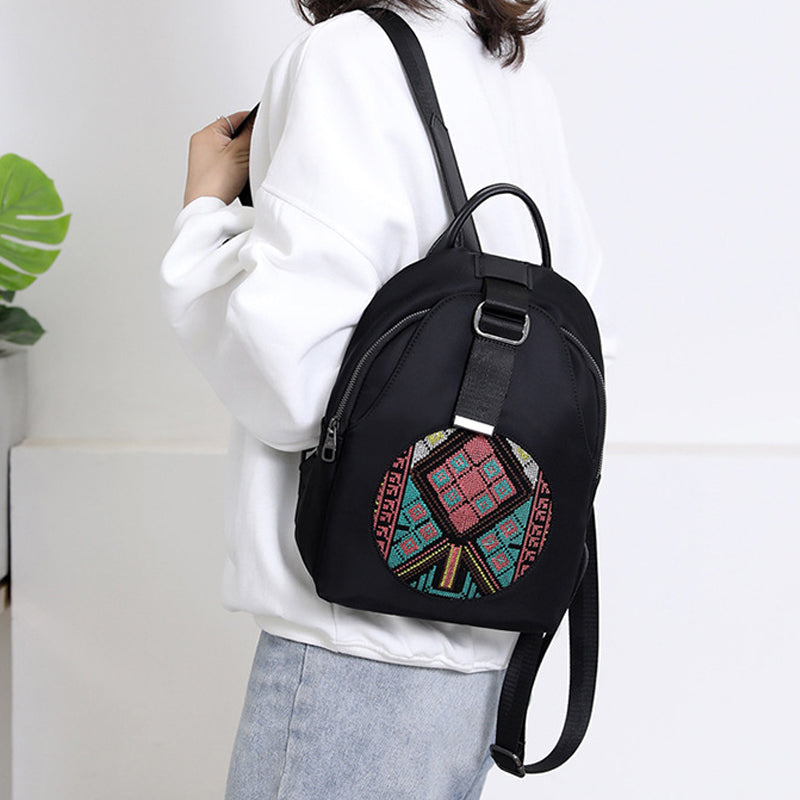 Sac à dos décontracté polyvalent brodé pour femmes en nylon