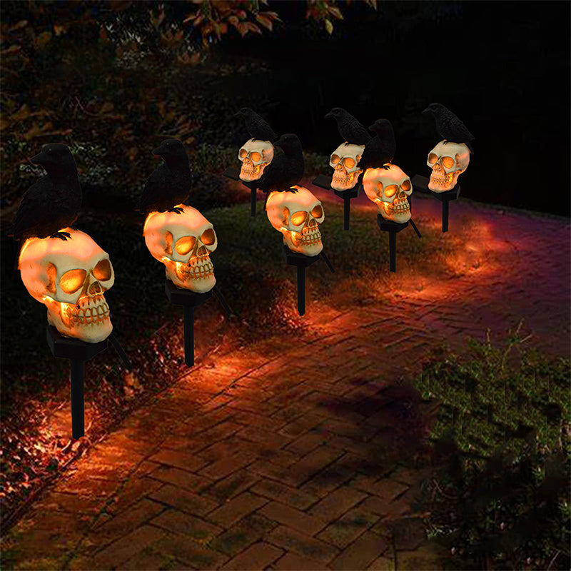 Lampe med hodeskalle og kråke