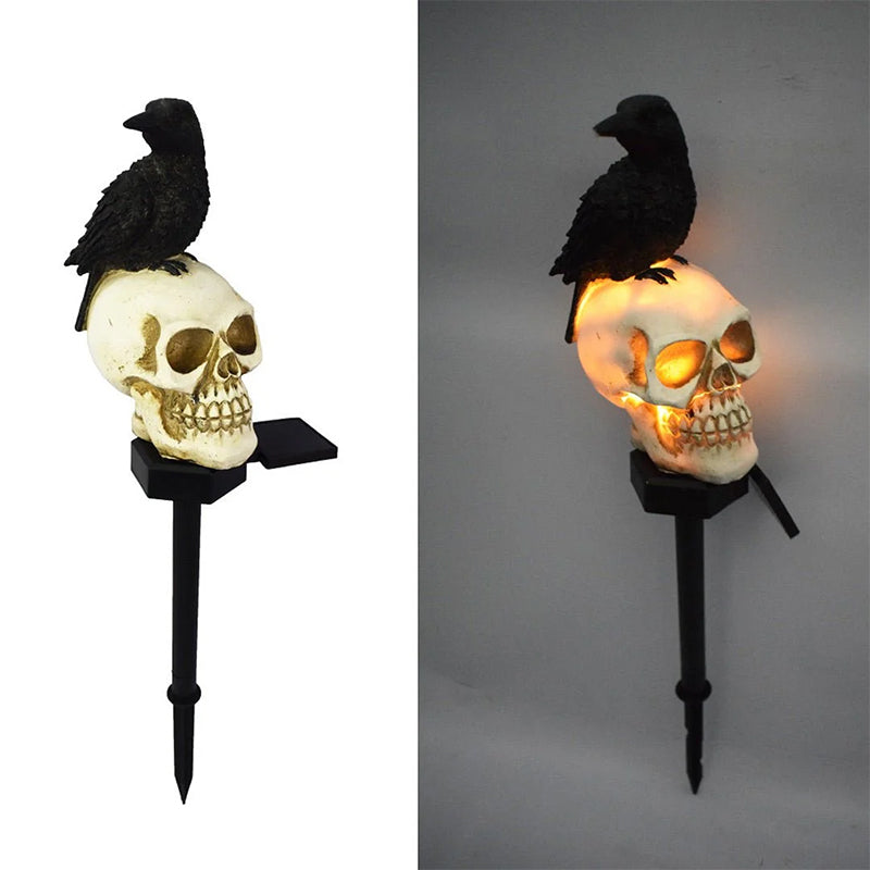 Lampe med hodeskalle og kråke